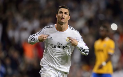 悦盈体育快讯-什琴斯尼这扑救值千金